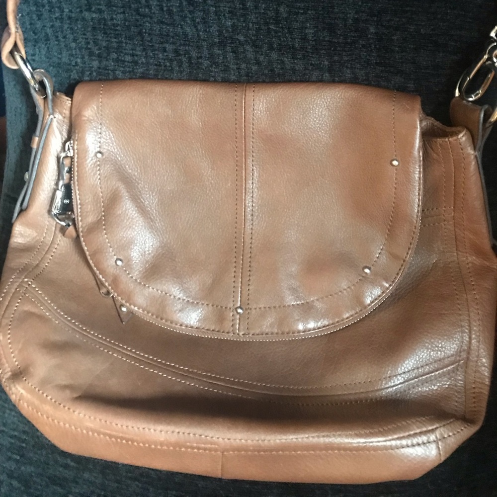 B Makowsky Elegant Brown Leather Shoulder Bag